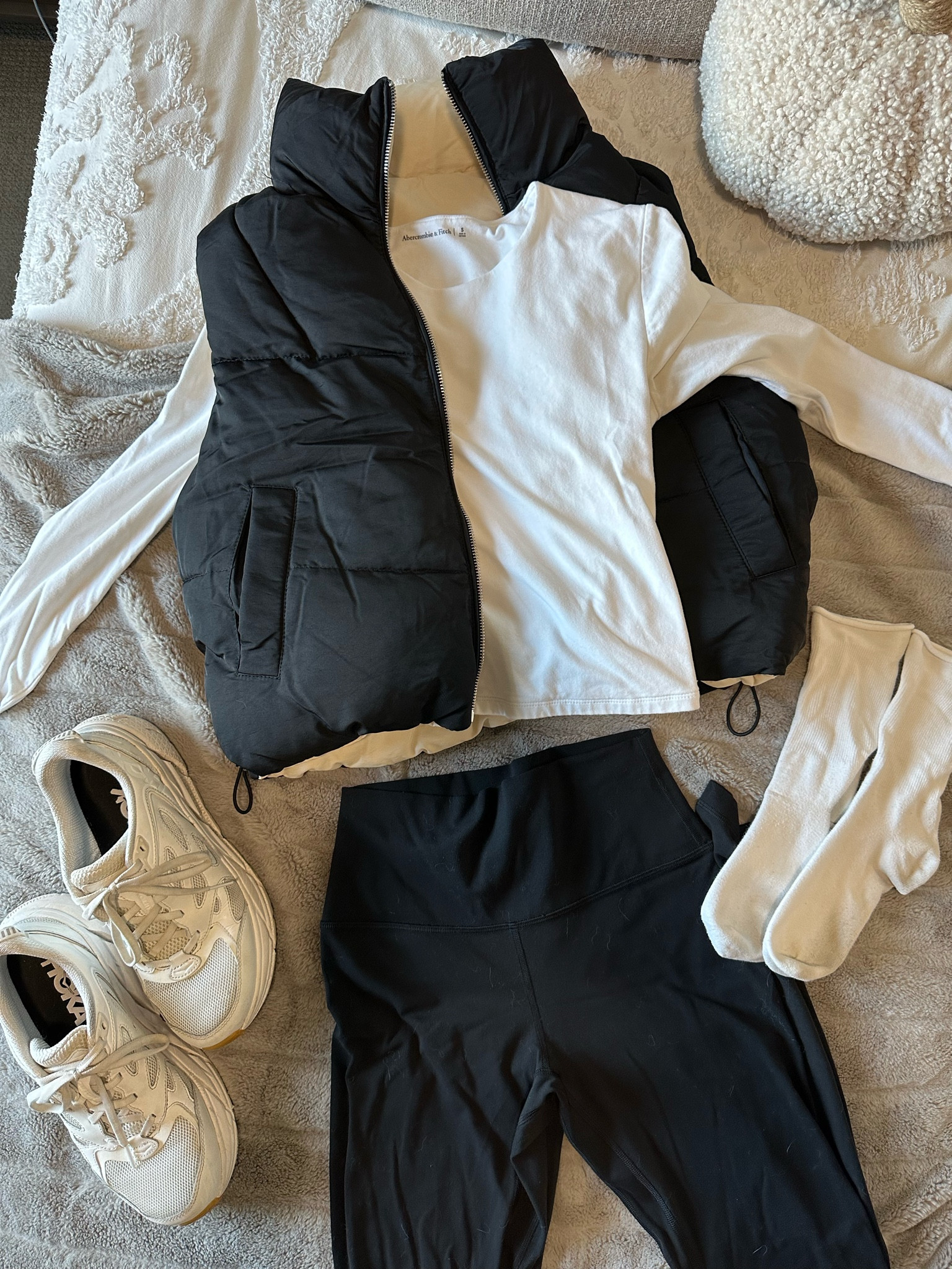 Outfits I wore in NYC this fall, part 2. Morning walk & coffee date.
#nyc #newyorkoutfits #fallstyle #fallfashion #casualstyle