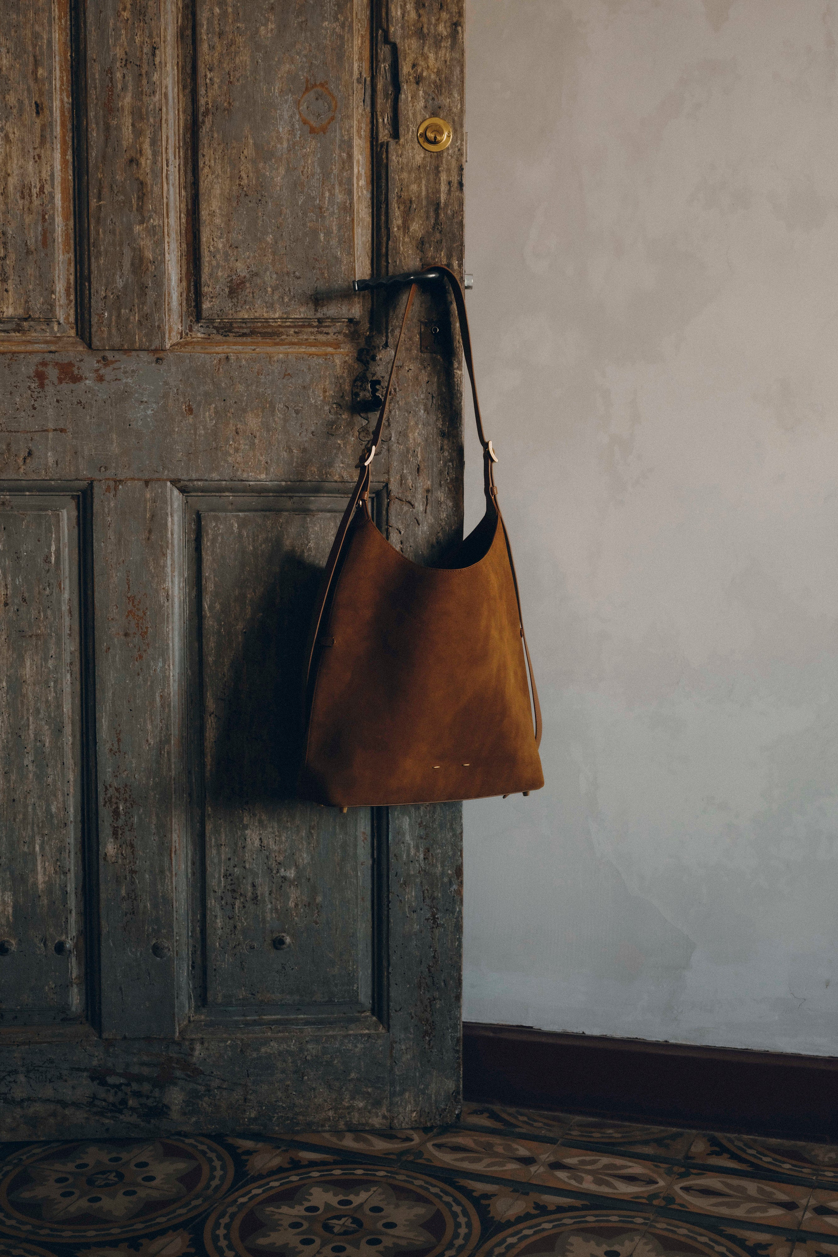 Duomo Medium Hobo Bag in Top Grain Suede | Fabrique