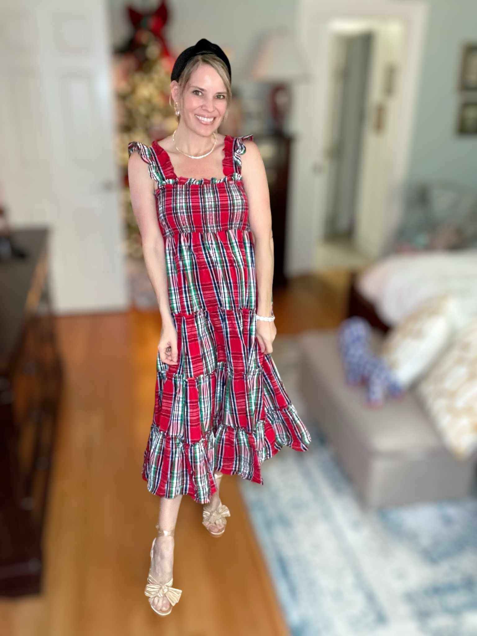 Plaid dress, tartan dress, nap dress, midi dress 

#LTKHoliday #LTKFindsUnder100 #LTKFindsUnder50