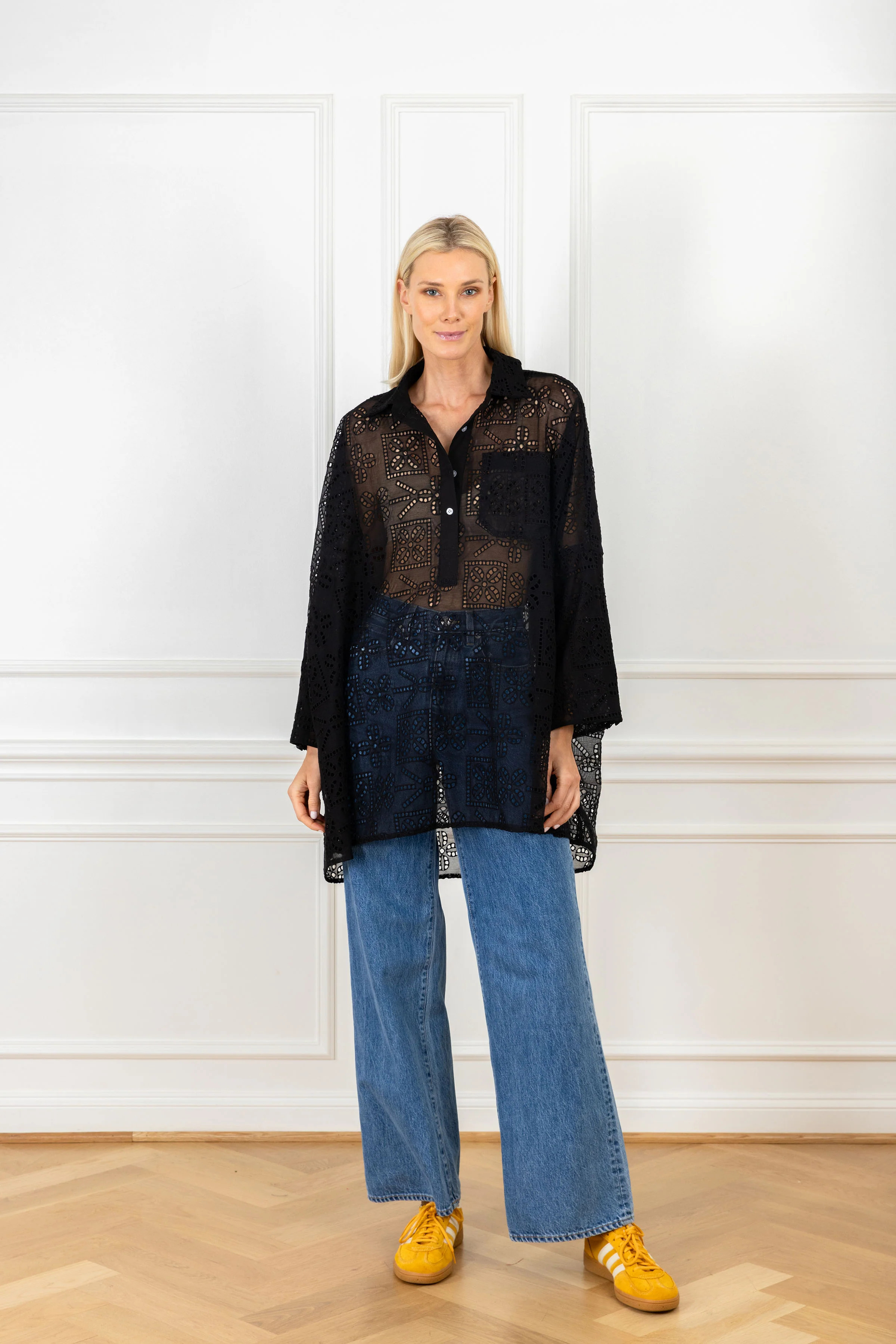 Raven Eyelet Boyfriend Shirt | La Vie Style House