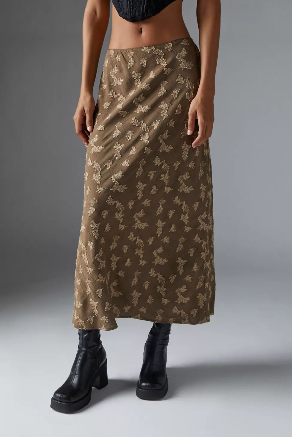 Urban Renewal Remnants Textured Floral Jacquard Column Maxi Skirt | Urban Outfitters (US and RoW)