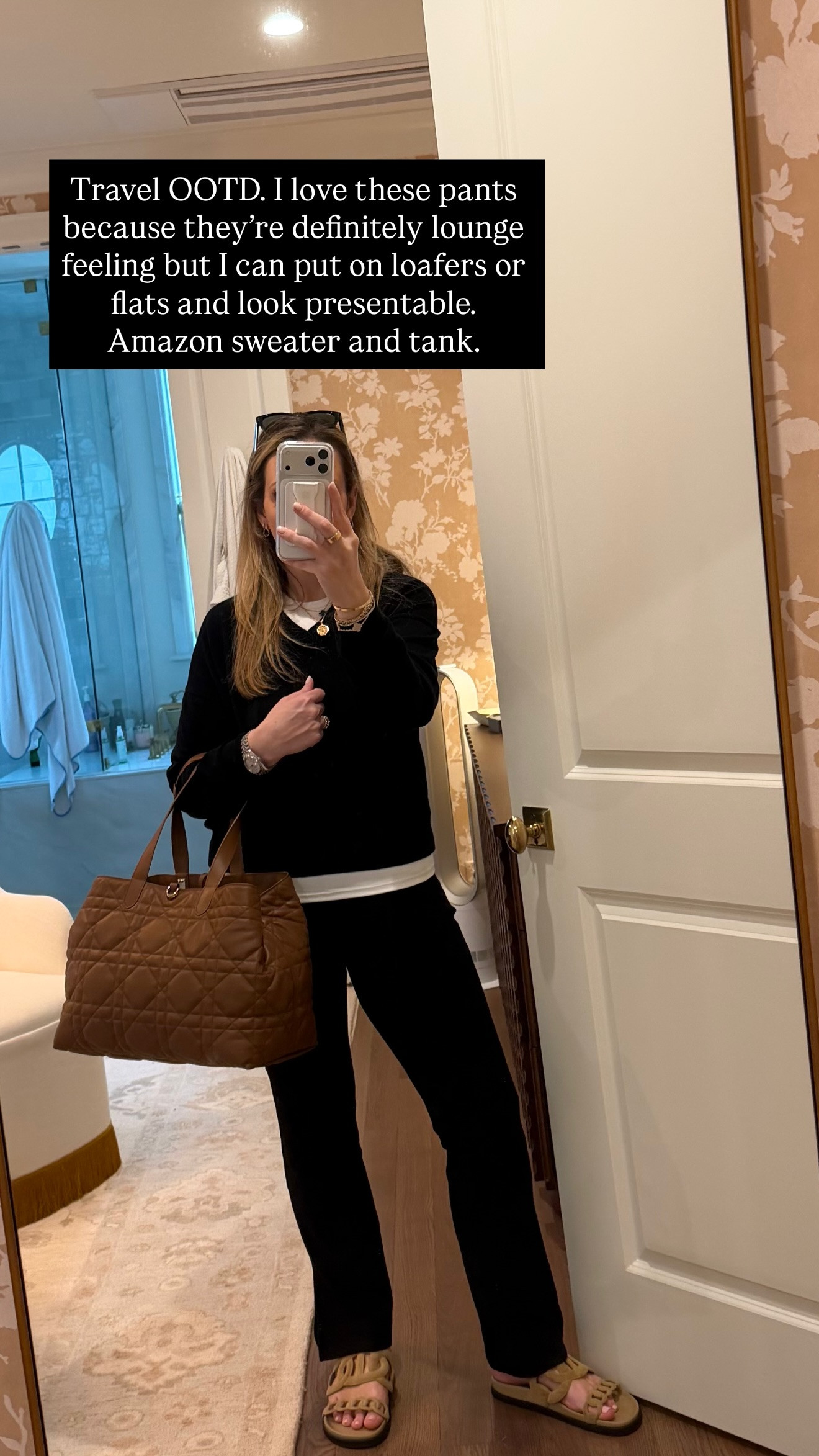 Travel OOTD. I love these pants! 

 