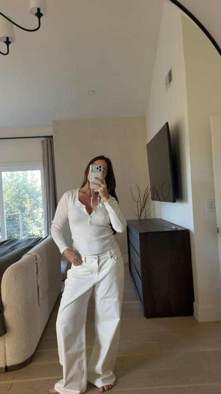 Love a good pair of low rise jeans! Use code AFLTK for an extra 25% through the LTK app! 

#LTKSpringSale #LTKSaleAlert