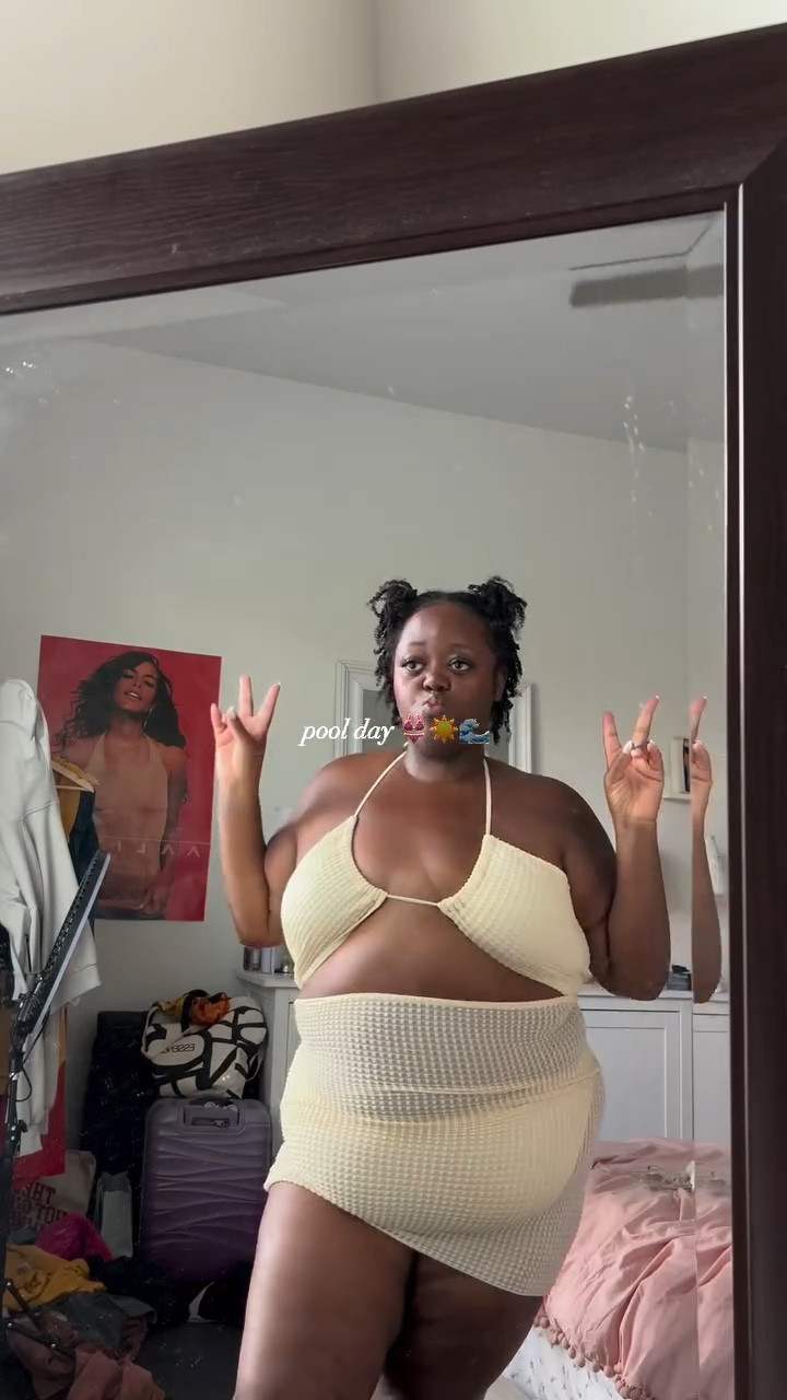 happy Monday yall 🙂‍↕️💗 • I love the pool so much, I want to be a pool tbh. And I was pleasantly surprised yesterday when folks actually got in bc 8 times out of 10 standing on the side is crazy 😭 — anyway hope you have a great week 🌟
.
follow @thatgirlchristellexo for more 💗 #thatgirlchristelle #trendingreels #atlinfluencers #blackgirlvlogger #minivlog #discoverunder10k #microinfluencer #contentcreatortips #atlantainfluencers #explore #poolday