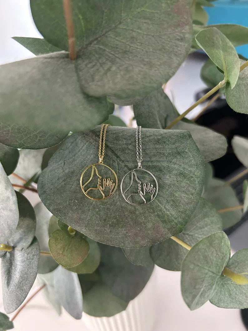 Mother in Sign Language Necklace - Etsy | Etsy (US)