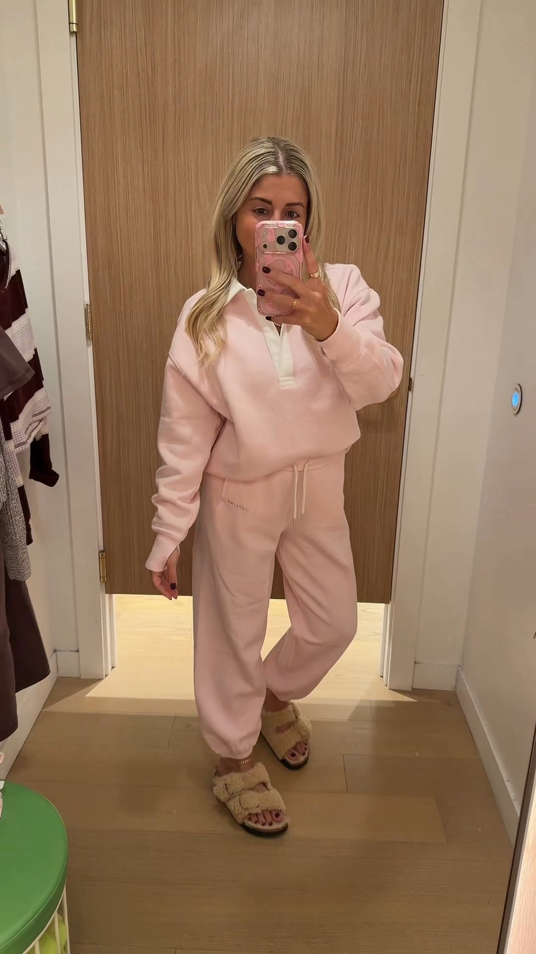 @Aerie matching set
Size xs
Fall outfit
Birks tts