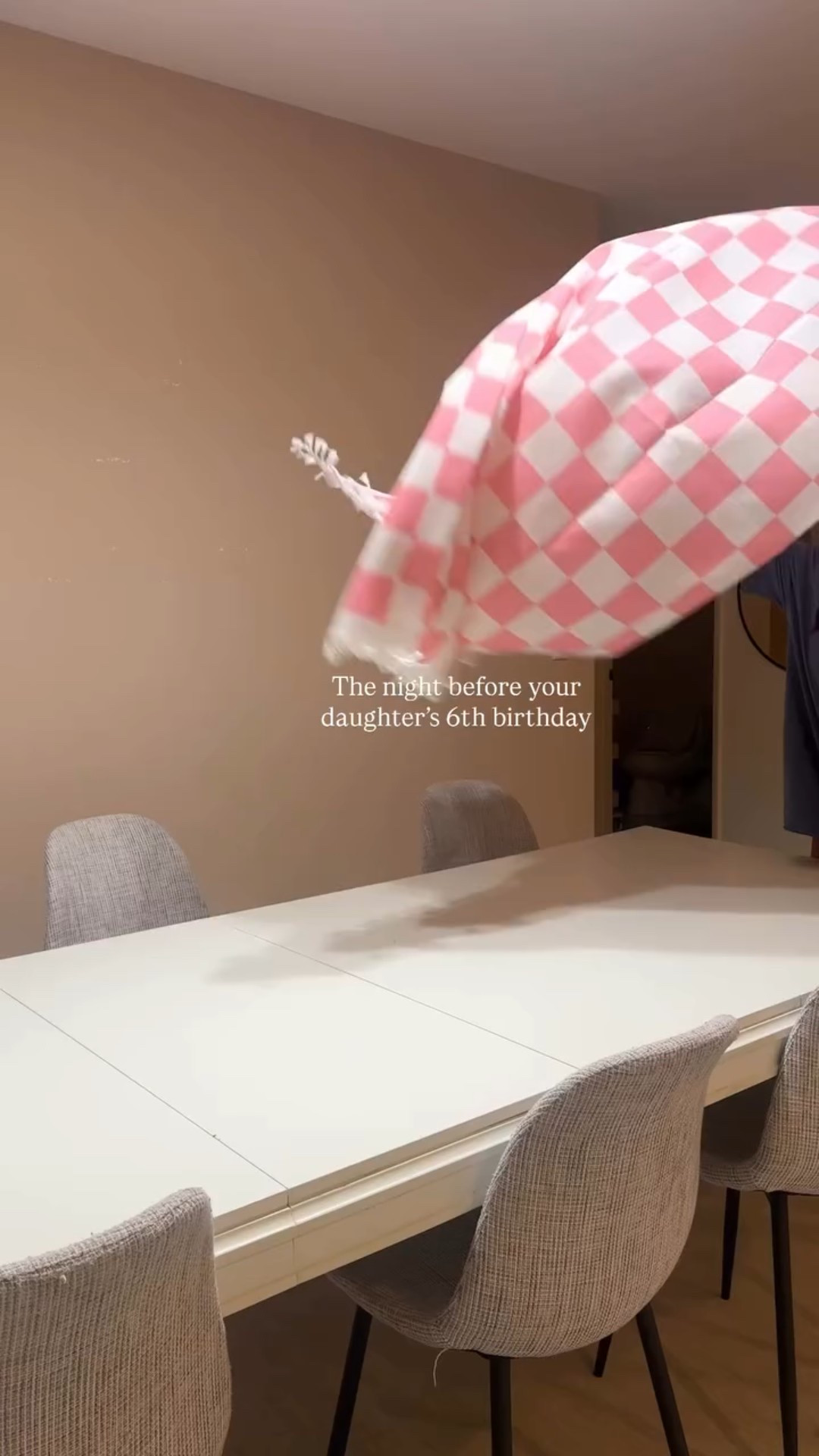 My girl is growing up so fast 🤍 
•
•
•
#birthdaydecor #6thbirthday #motherhood #makingmemories #magicmoments #birthdaypartydecor