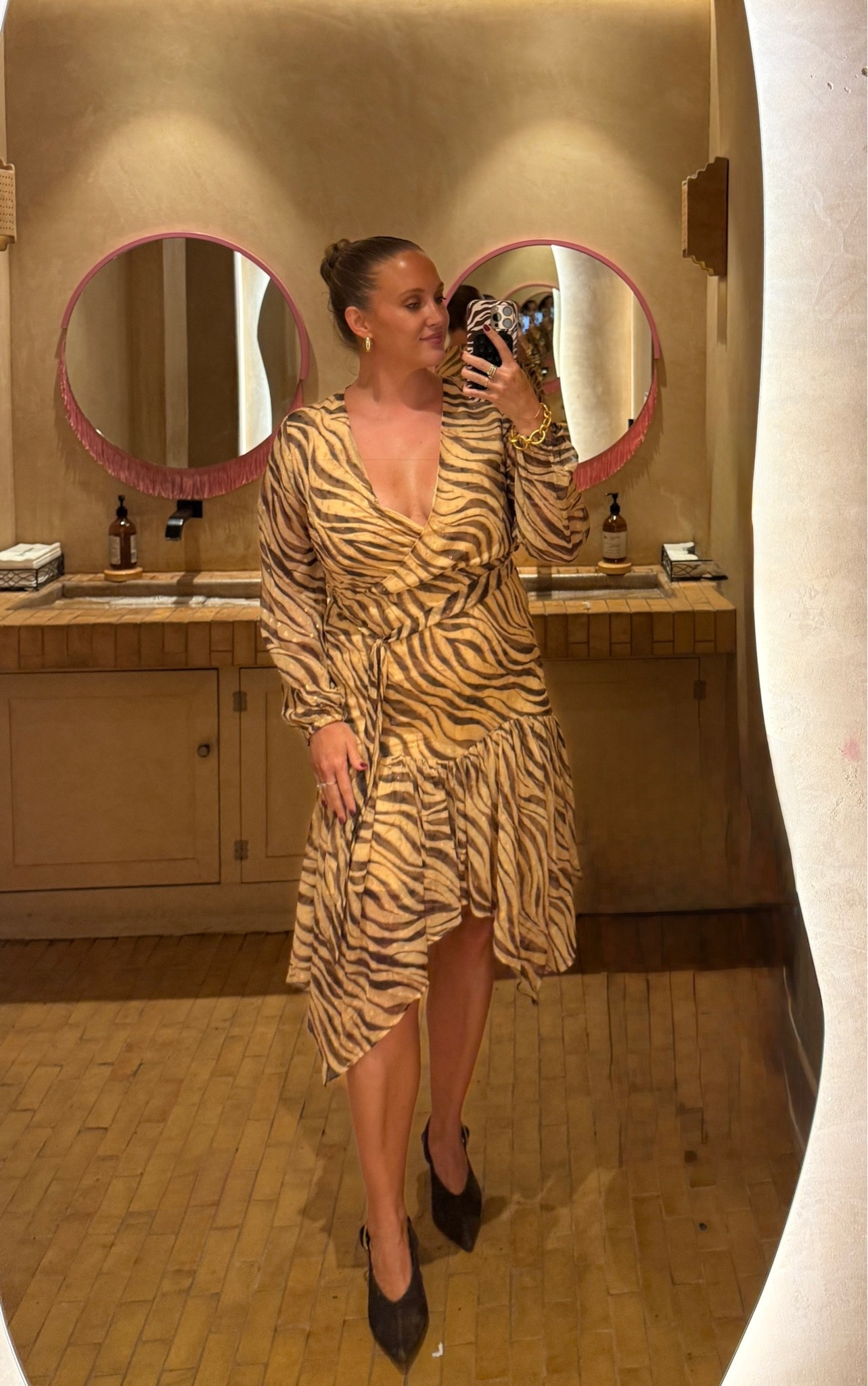 The Carrie Bradshaw dress of my dreams. Feels Y2K but still on par with my style! Great for fall nights out

#LTKootd #LTKTall #LTKMidsize