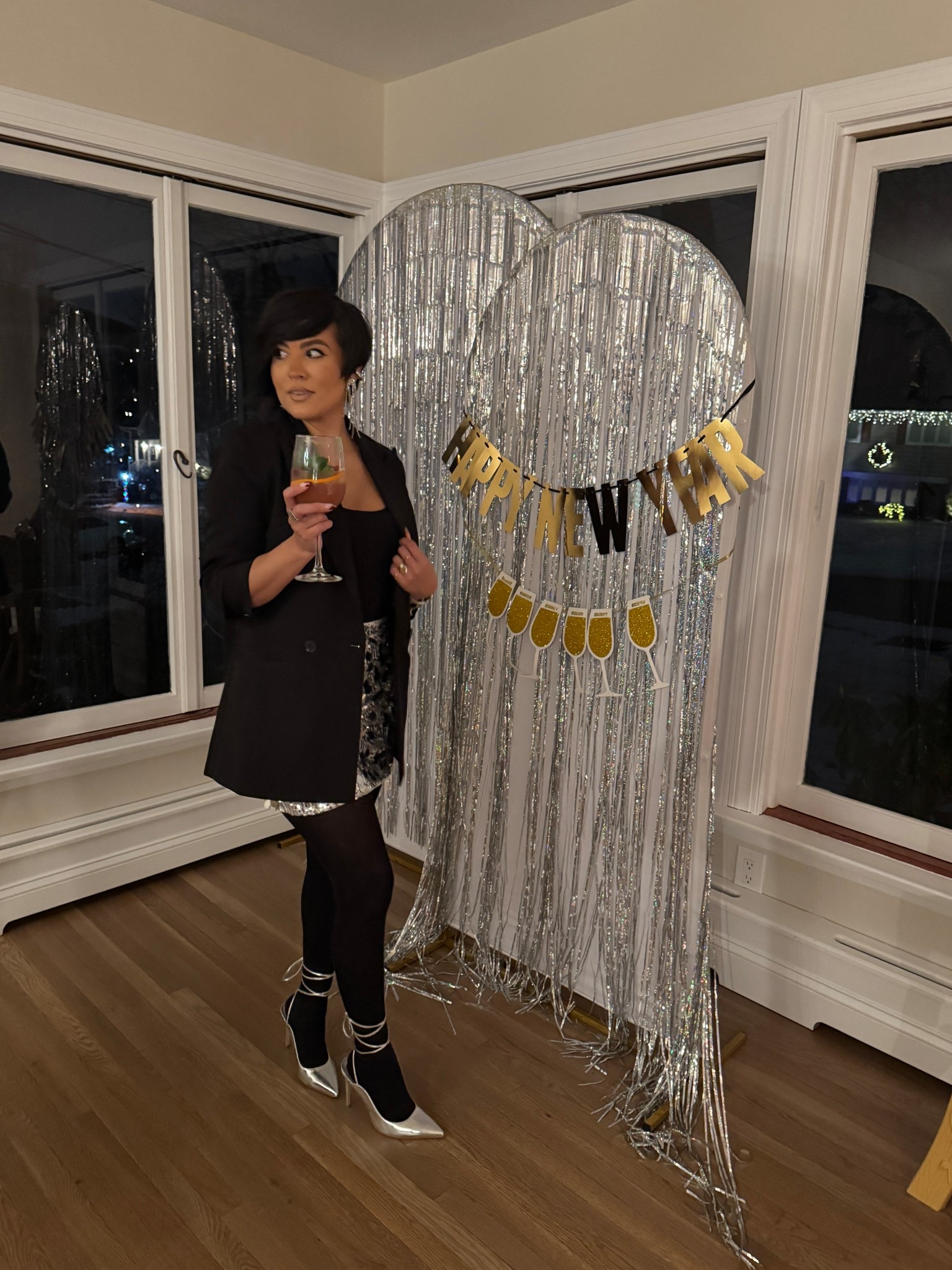 NYE outfit ✨

#LTKFindsUnder100 #LTKFindsUnder50 #LTKSeasonal