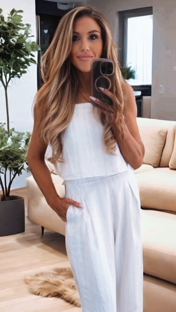 This outfit is so versatile and can be worn with a pair of flats wedges or sneakers. The top and bottom are both size XS from Lulu’s. This outfit is also a great outfit for work and a perfectly stylish chic outfit for all you teachers out there! Definitely gets my stamp of approval for corporate chic..

#LTKSeasonal #LTKworkwear #LTKstyletip