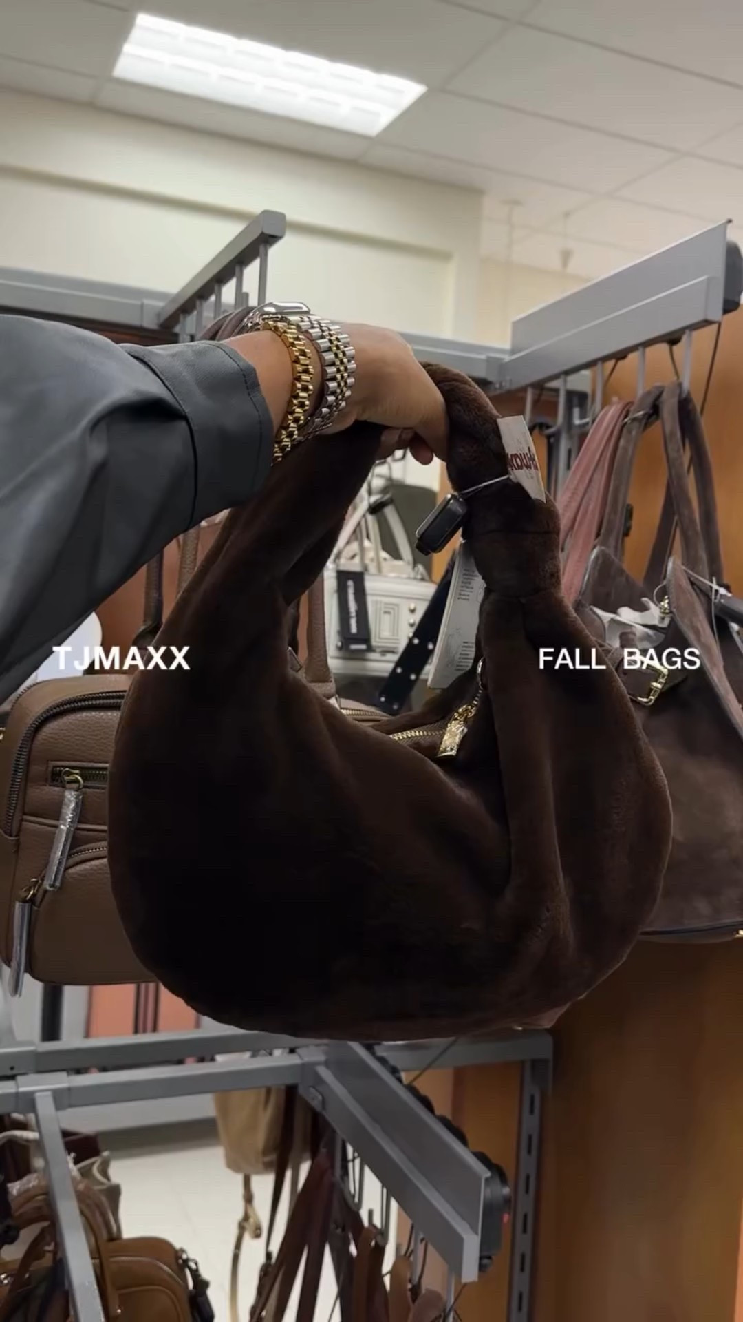 the amount of time i spend in @tjmaxx now a days. it’s too good to pass up! 🥹 

Which one is your favvv? 

I tried to link similar bags! 
-

#fallfashion #fallbag #tjmaxx #tjmaxxfinds #tjmaxxhaul

#LTKItBag #LTKSeasonal #LTKStyleTip