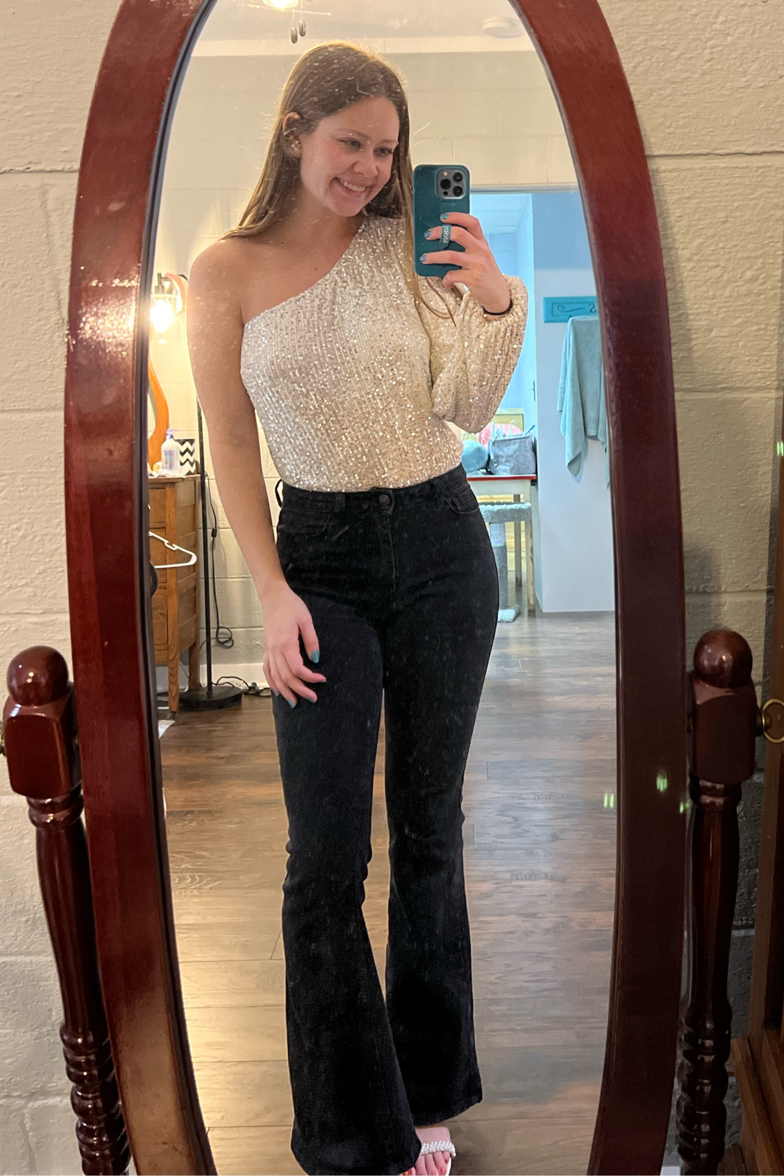 Pink Lily bodysuit, size small! Target “A New Day” Heels, under $40!

New Years shoes, new years, new year’s eve, New Year’s Outfit, Holiday Party, holiday, holiday outfit, holiday shoes, sparkly heels, wedding

#LTKHoliday #LTKstyletip #LTKSeasonal