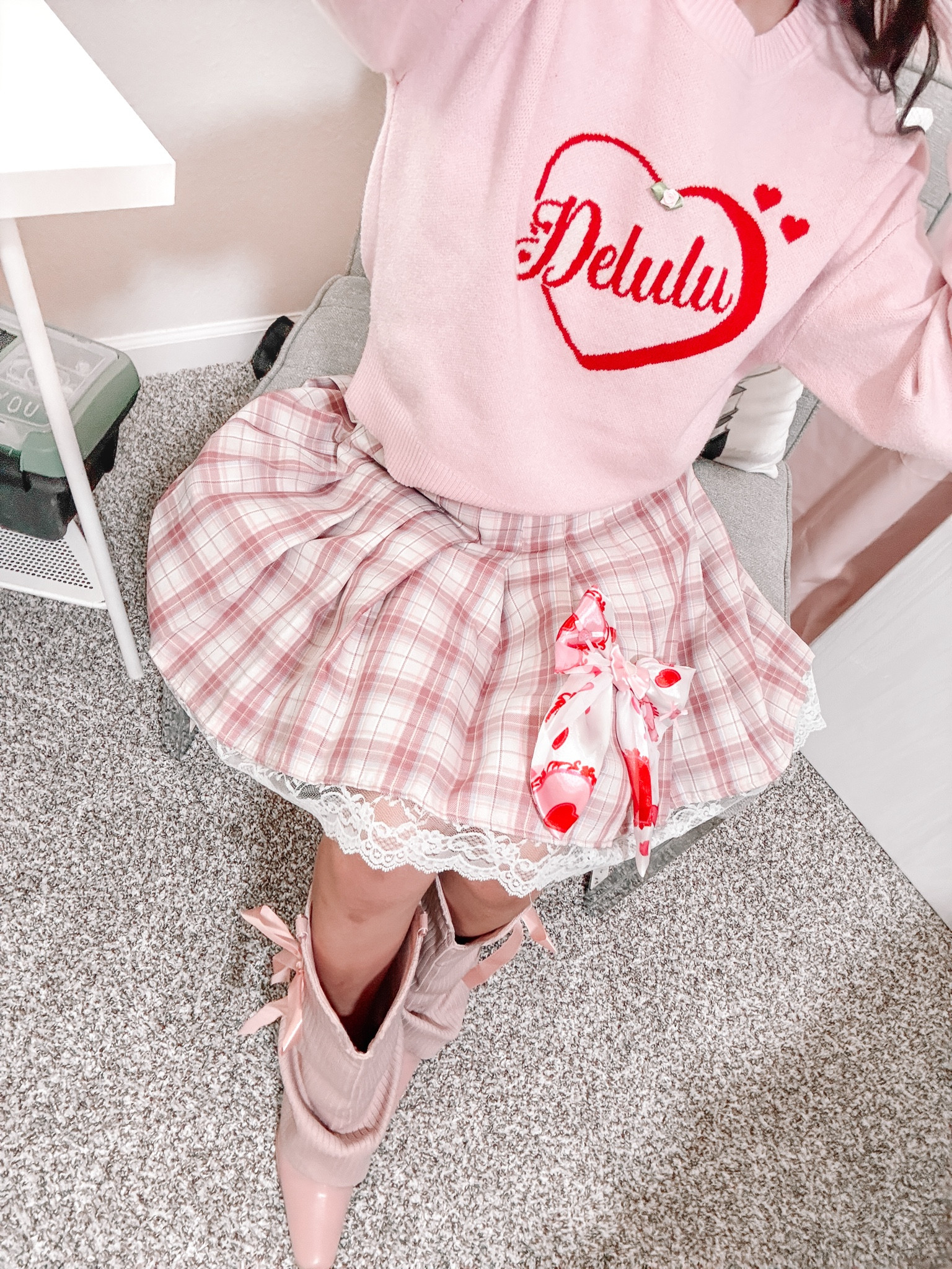 Walmart is stepping up their fashion game, the internet convinced me to buy this adorable valentines sweater 🩷

#LTKSeasonal