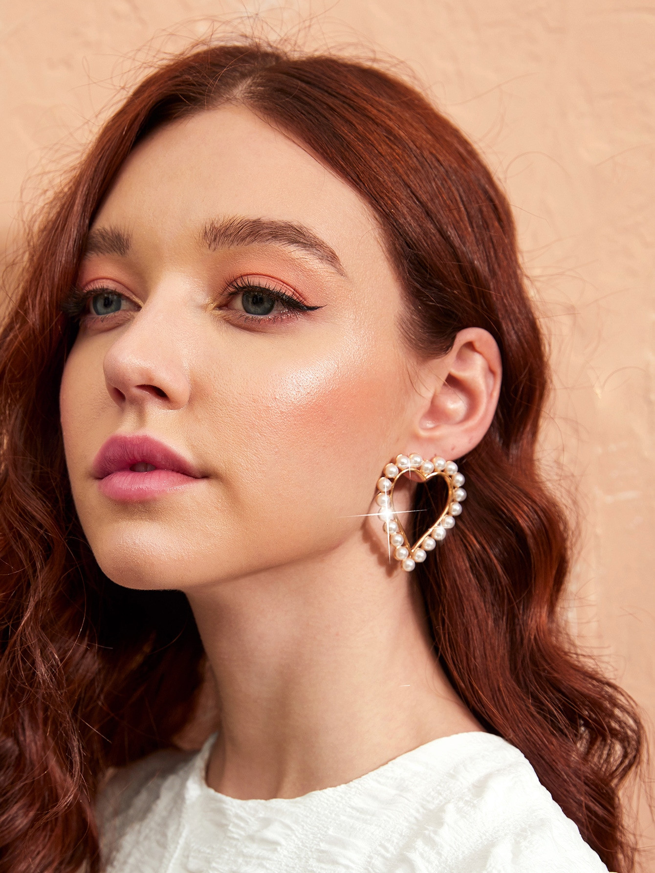 1pair Faux Pearl Beaded Heart Stud Earrings | SHEIN