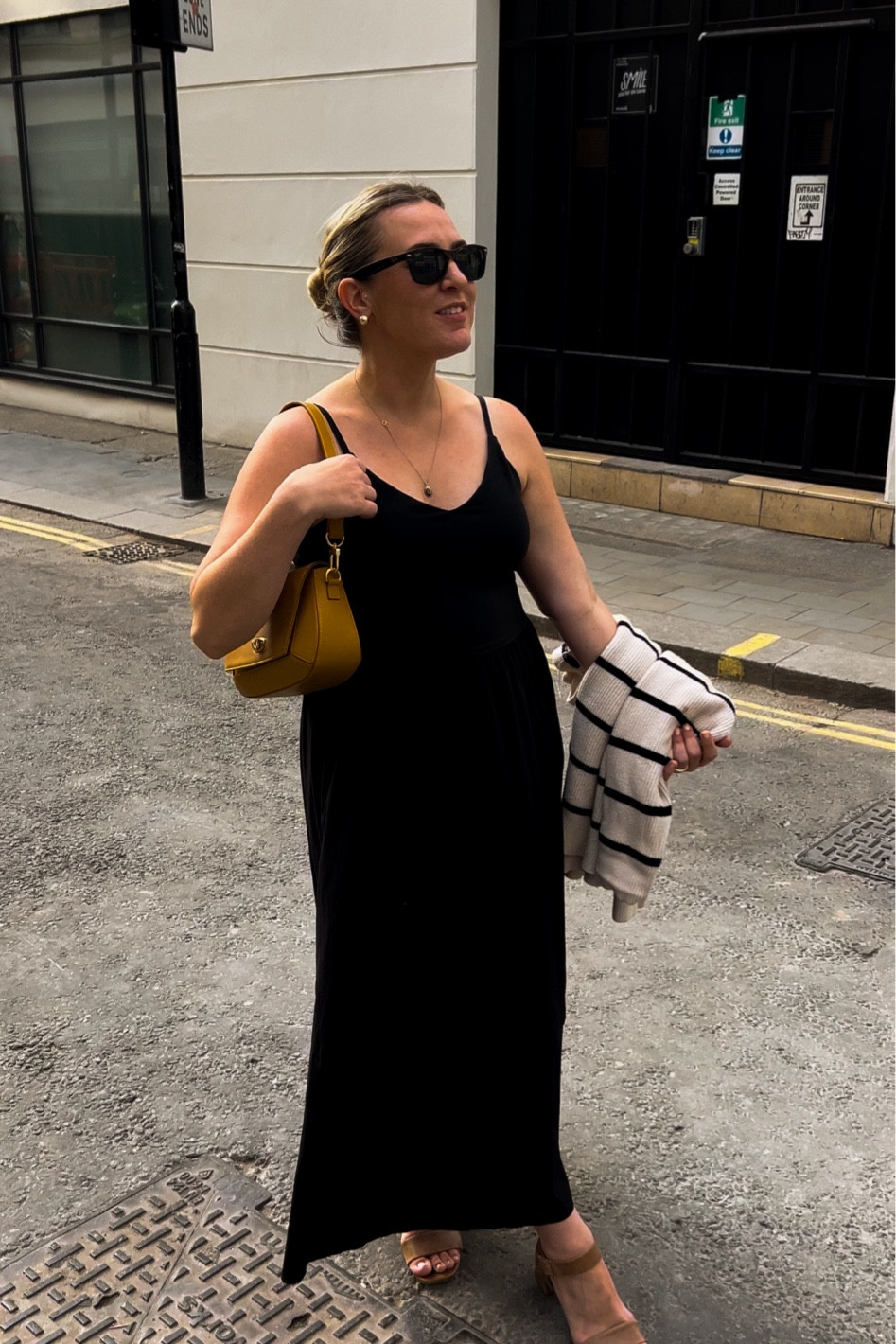 Last night in London look 🇬🇧🖤

#lbd #salealert #littleblackdress #traveloutfit #travelwear #datenightoutfit #littleblackdress

#LTKSaleAlert #LTKBump #LTKMidsize