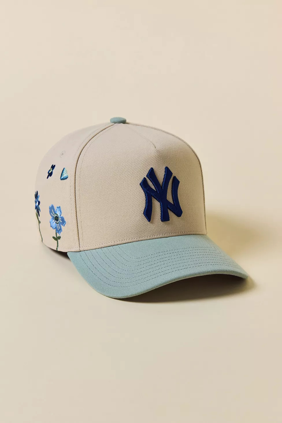 Mitchell & Ness MLB New York Yankees In Bloom Snapback Hat | Urban Outfitters (US and RoW)