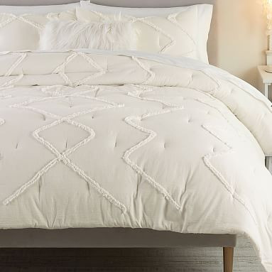 Ashlyn Tufted Comforter | Pottery Barn Teen