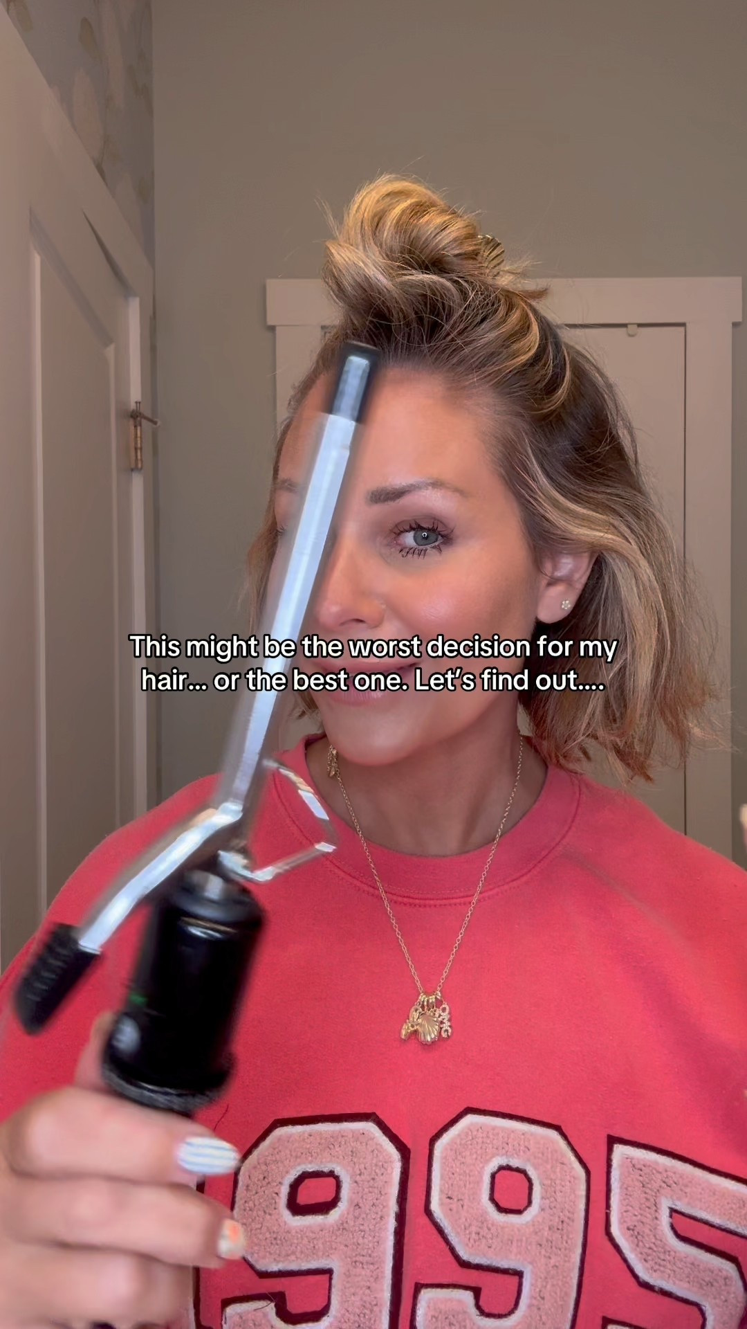 Trying the tiniest curling iron on my natural texture… is it chaos or low-key genius?? 😅✨
Let’s find out together.

#HairTok #HairTutorial #NaturalWaves #CurlingIronHack #FineHairTips #TextureTuesday #TikTokMadeMeBuyIt #BeautyTok #MomHair #HairExperiment
