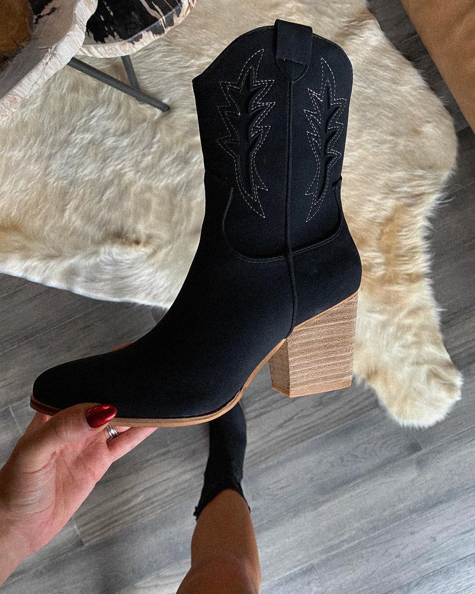 Spin You Around Cowboy Boots- Black | Willow Boutique