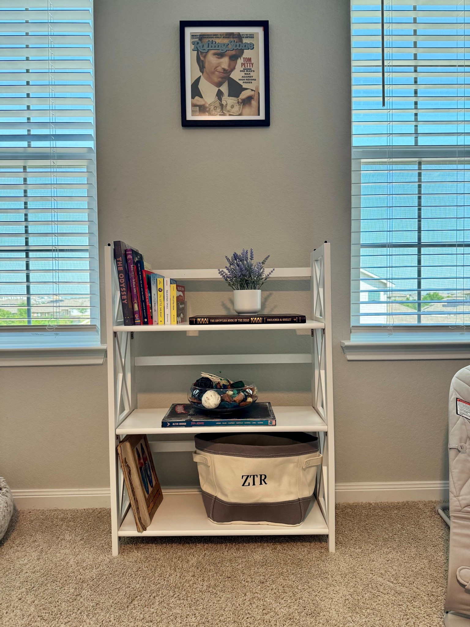 Cutest little bookcase spot in our playroom 📚

#LTKHome #LTKKids #LTKFamily
