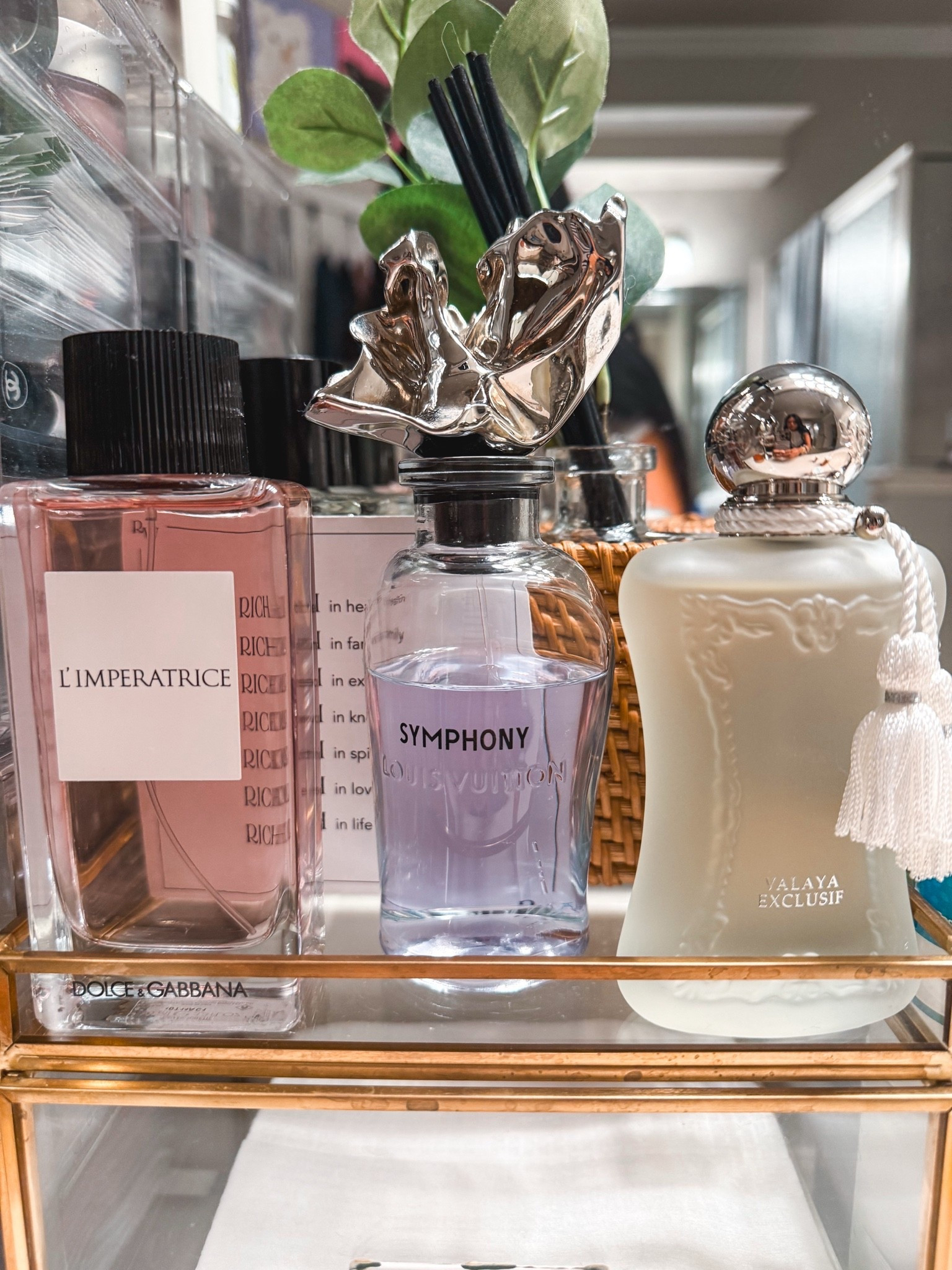 My current scent hyperfixations 😍 love the l’imperatrice for mornings & quick errands, Sumphony for brunch dates & work days & Valaya Exclusif for dinner dates ✨

#LTKgrwm #LTKselfcare #LTKBeauty