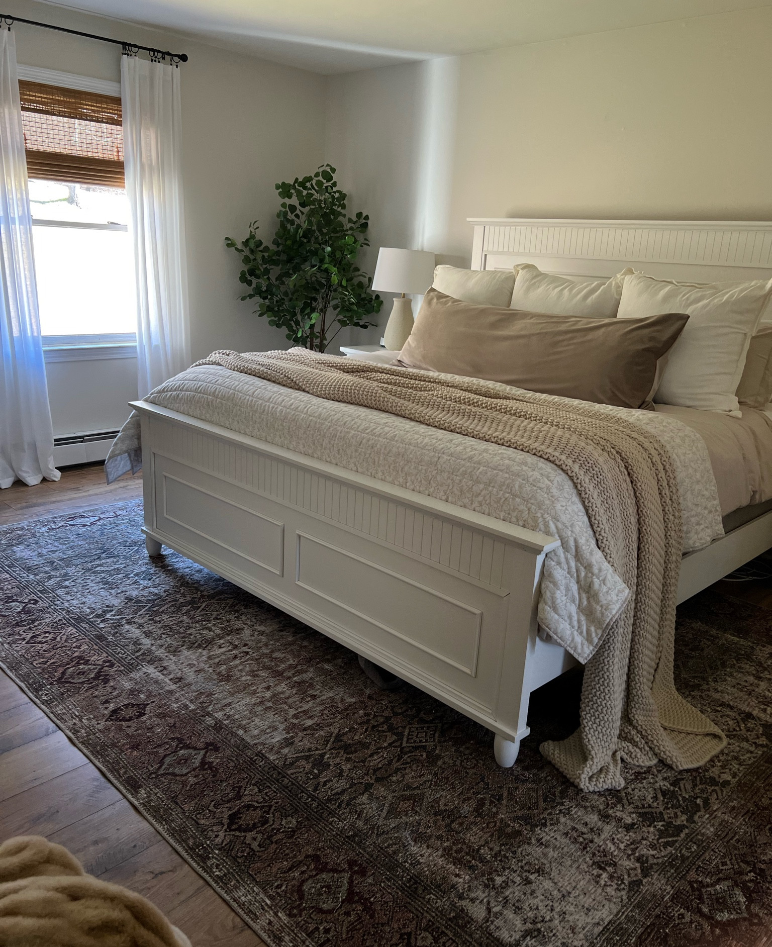 The most requested blankets!! The quilt is no longer sold but I’ve linked some similar options, so sorry friends! The knit blanket is my FAVE, perfect size (king) to drape off the bed 🤩

#LTKfindsunder100 #LTKhome