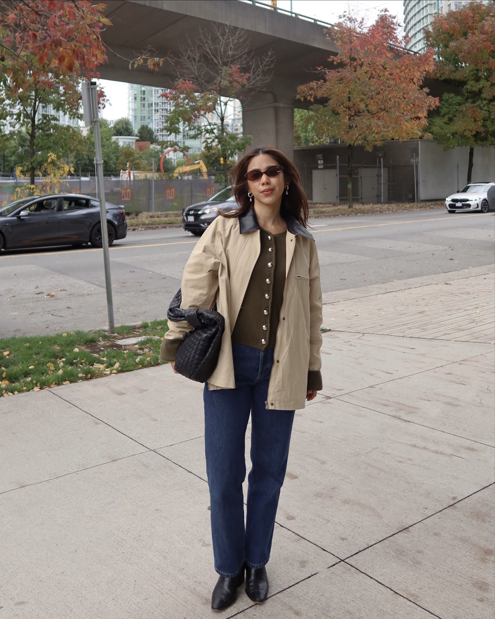 fall outfit inspo #rainydayoutfit #barnjacket 