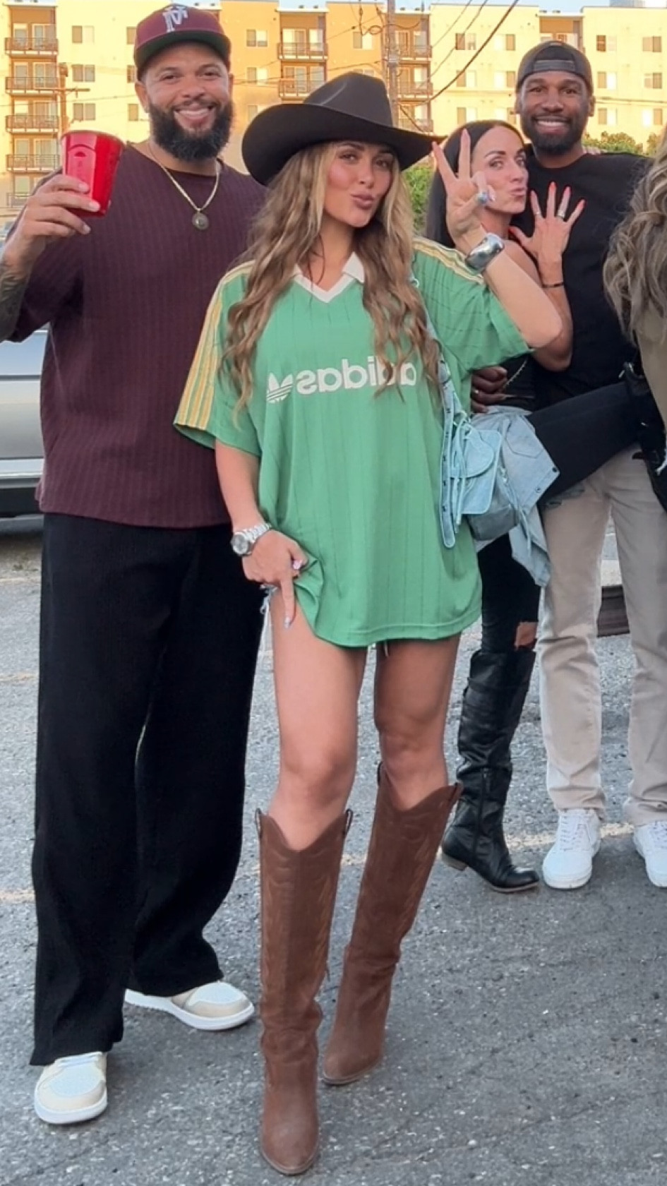 got an XL in the jersey for an oversized fit 
