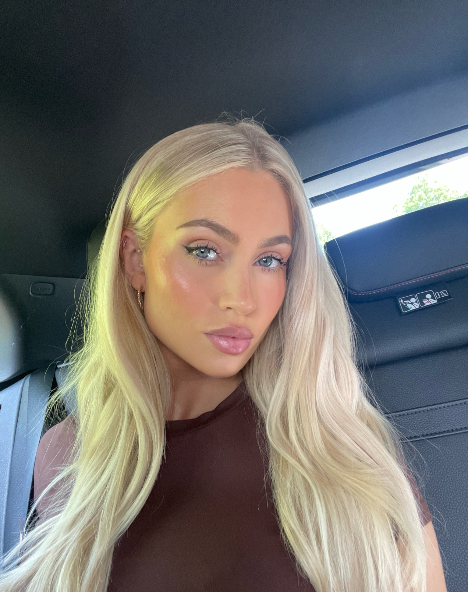 Using shade sunset lychee but I also just found they sell baby versions in a duo pack which I think is perfect for travelling/holiday as you hardly need to use much product so this will still last ages! I love both the shades in the duo pack aswell!
