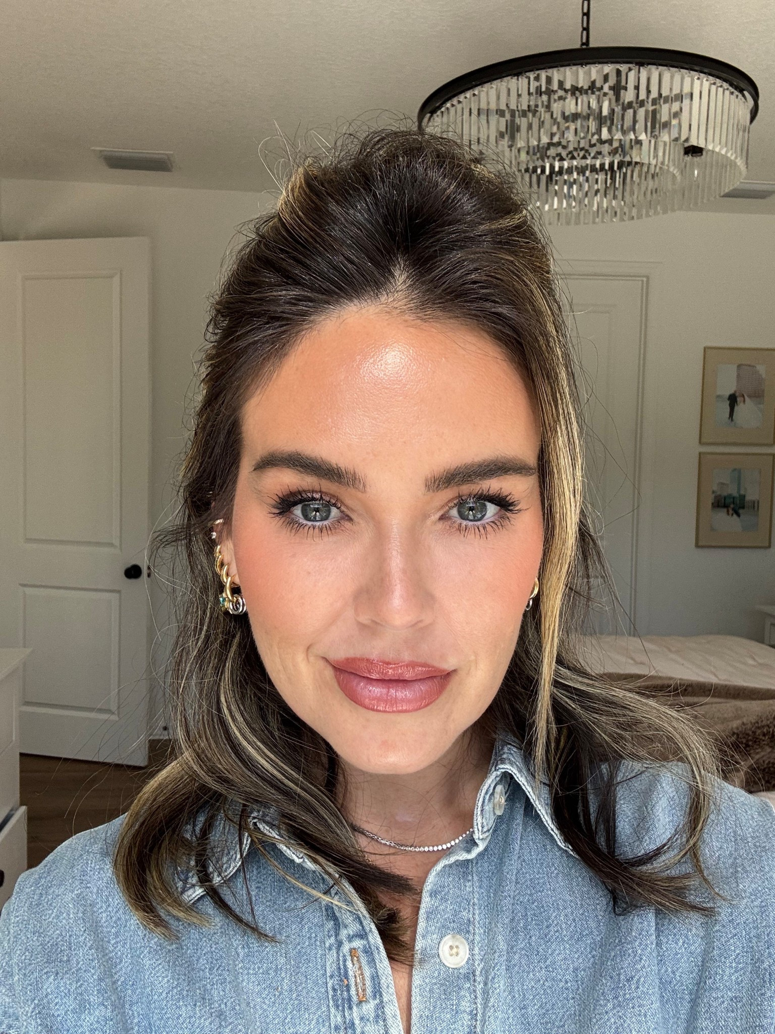 MOTD wearing the hourglass deer palette on sale for 20% off! 

#LTKBeauty #LTKFindsUnder100 #LTKSaleAlert