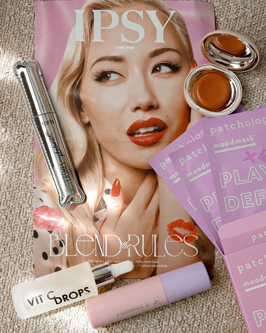 💋Blend the Rules💋

June @IPSY Unboxing! 

#GiftedbyIPSY 

This month's bag is extra special, celebrating what would have been Marilyn Monroe's 100th birthday with a limited-edition drawstring bag featuring her iconic lip print and signature.

IPSY Ultimate (formerly Icon Box) delivers goodies worth up to $350 for $65

Use my link to sign up
https://glnk.io/mz73x/kate-romanoff 

@patchology Playing Defense Barrier-Boosting Sheet Mask

@rodial Vit C Drops

@formulazcosmetics Aura Energy Glowing Primer

@tartecosmetics Lights, Camera, Lashes™ 4-In-1 Volumizing &
Conditioning Platinum Mascara

@rarebeauty Stay Vulnerable Melting Blush in Nearly Apricot

#romanoffbeautyclub #ipsy  #ipsyJune2026 #ipsyjune
#IPSYambassador