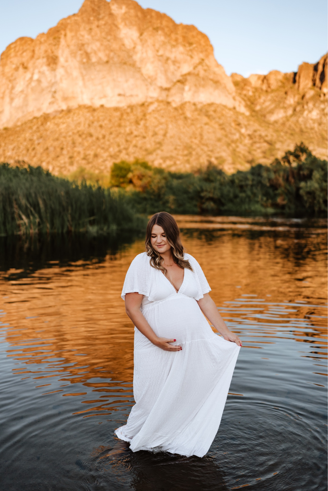 I’ve never loved & appreciated my body more than I do right now - stretch marks, weight gain & all🤍 It is truly an incredible experience to grow another human and to feel their every move from inside you. Never been more thankful for this precious gift of life. 