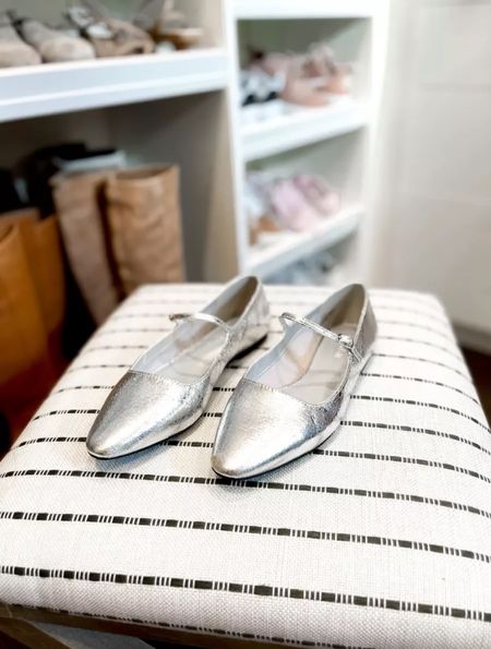 Spring trendy shoes - metallic flats - silver ballet flats - spring shoe inspo - chic shoes for gal - trendy closed toes flats - ballet flat trend - styling tips - spring fashion 



#LTKSeasonal #LTKstyletip #LTKshoecrush