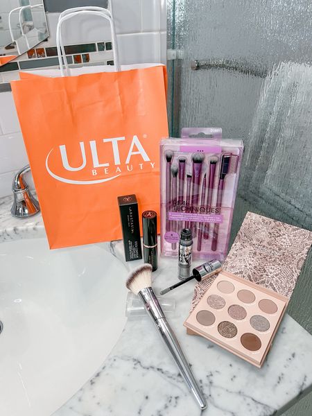 @sephora gets a LOT of love on my page, but I thought I'd share the wealth with some affordable beauty finds from @ultabeauty! ✨

I went in store for the @colourpopcosmetics That's Taupe Eyeshadow Palette, and, well, you know me 😂🙊

I shopped at my local Ulta Beauty location in @theboulevardshopping plaza!

#ultabeauty #ultahaul #ultabeautyhaul #affordablebeauty #affordablebeautyfinds #beautyobsessed #beautyaddict #beautybloggers #beautyvlogger 

#LTKsalealert #LTKbeauty #LTKunder50