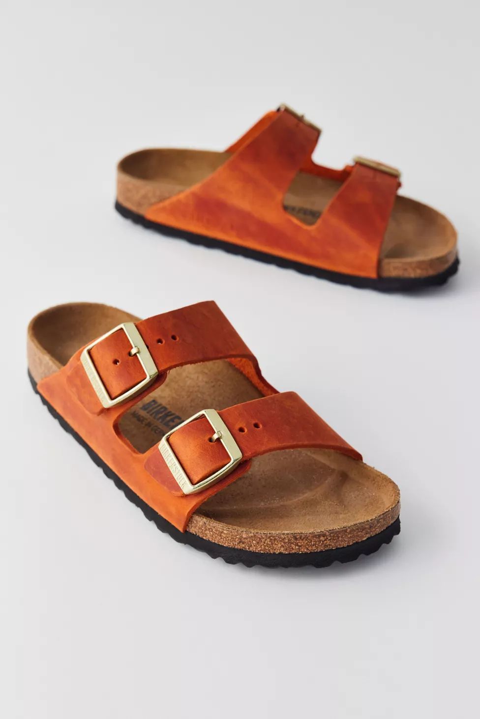 Birkenstock Arizona Oiled Leather Sandal | Urban Outfitters (US and RoW)