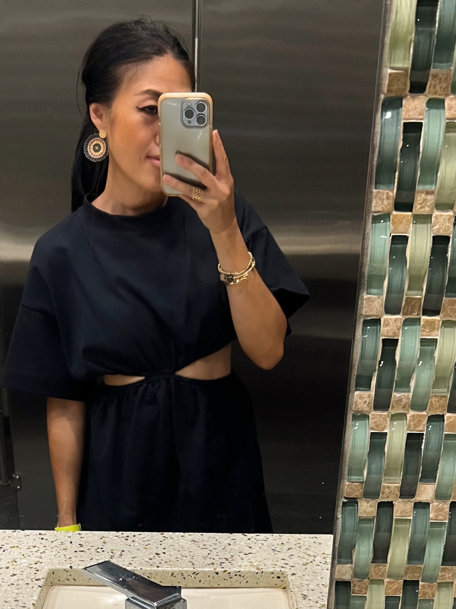 The perfect casual LBD for brunching, date nite, or girls nite out.

#lbd #dress #blackdress 

#LTKunder100