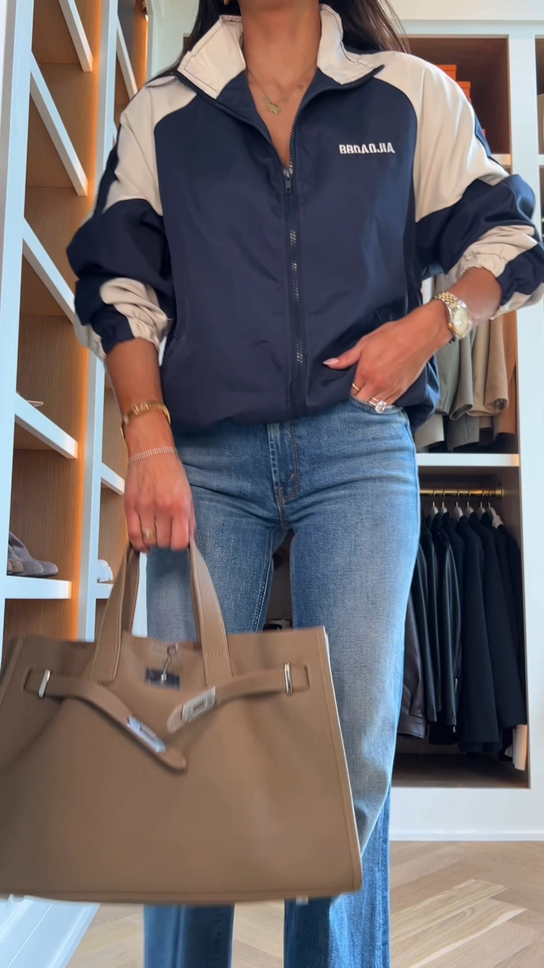 Amazon pre-fall fashion picks
Transitional fall fashion
Amazon windbreaker jacket
Amazon Hermes tote

#LTKOver40 #LTKActive #LTKootd