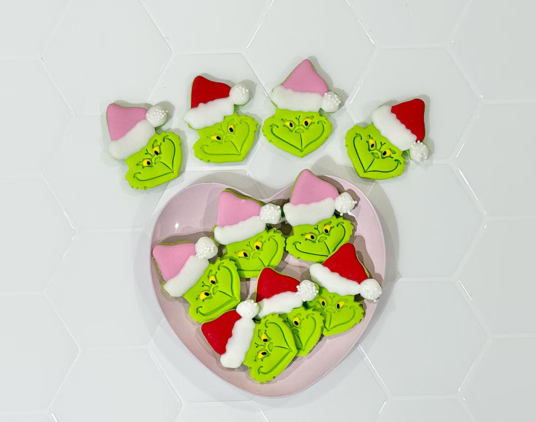 Grinch Fondant Cupcake Toppers, Edible Christmas Decorations - Etsy | Etsy (US)
