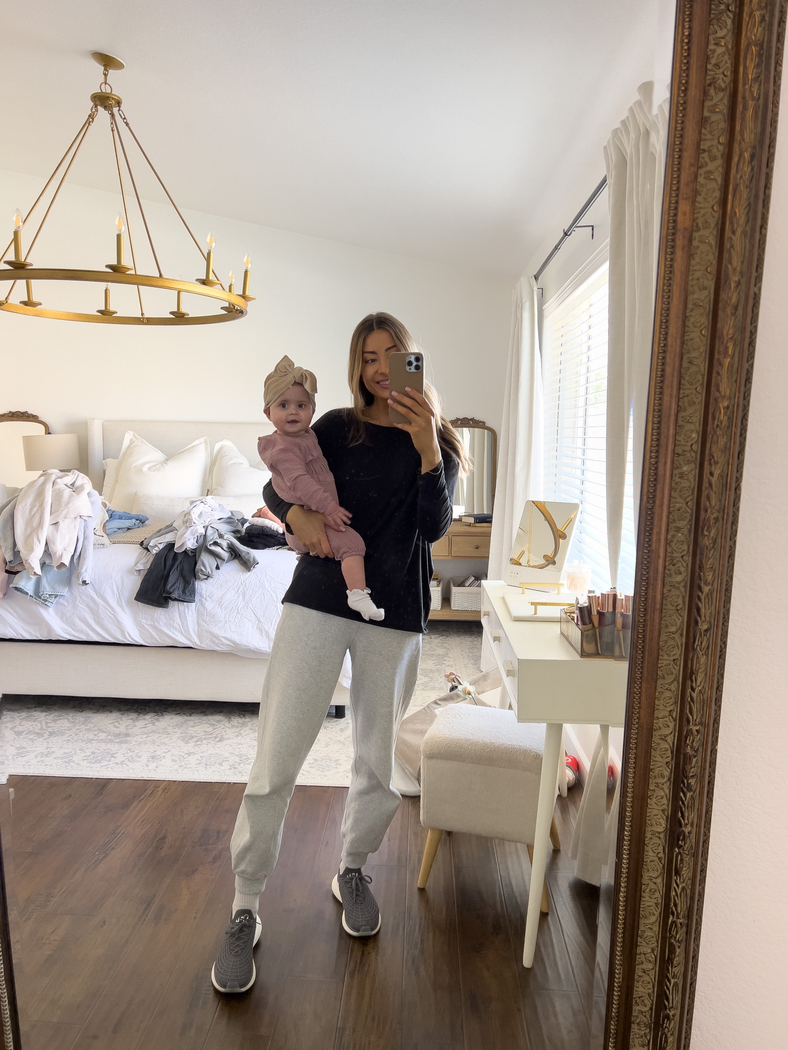 4 in long sleeve Lululemon top and bottoms!!! Love these sweatpants they’re so nice! 

#LTKfit