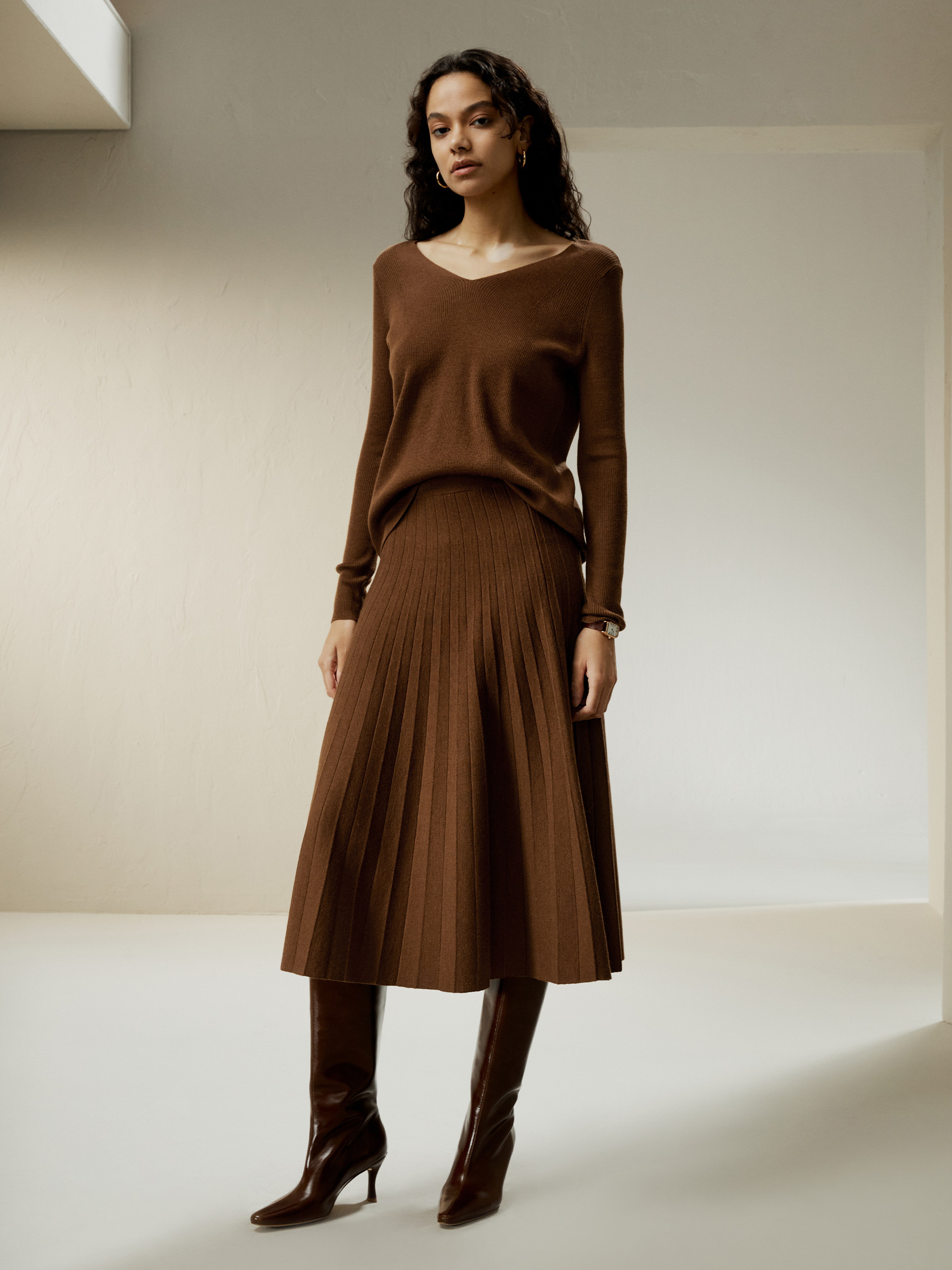 V-neck Ultra-fine Merino Wool Sweater | LilySilk