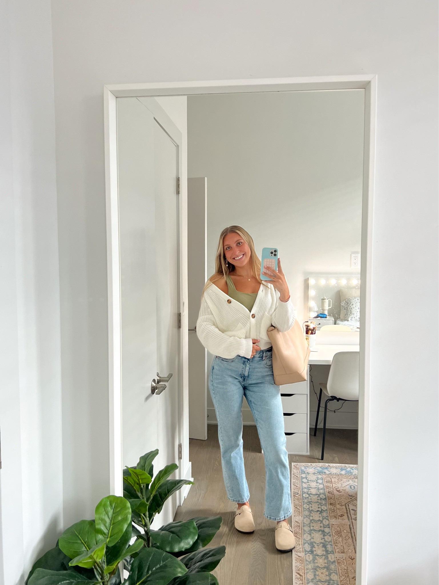 bringing a little fall into the work fit 🍂