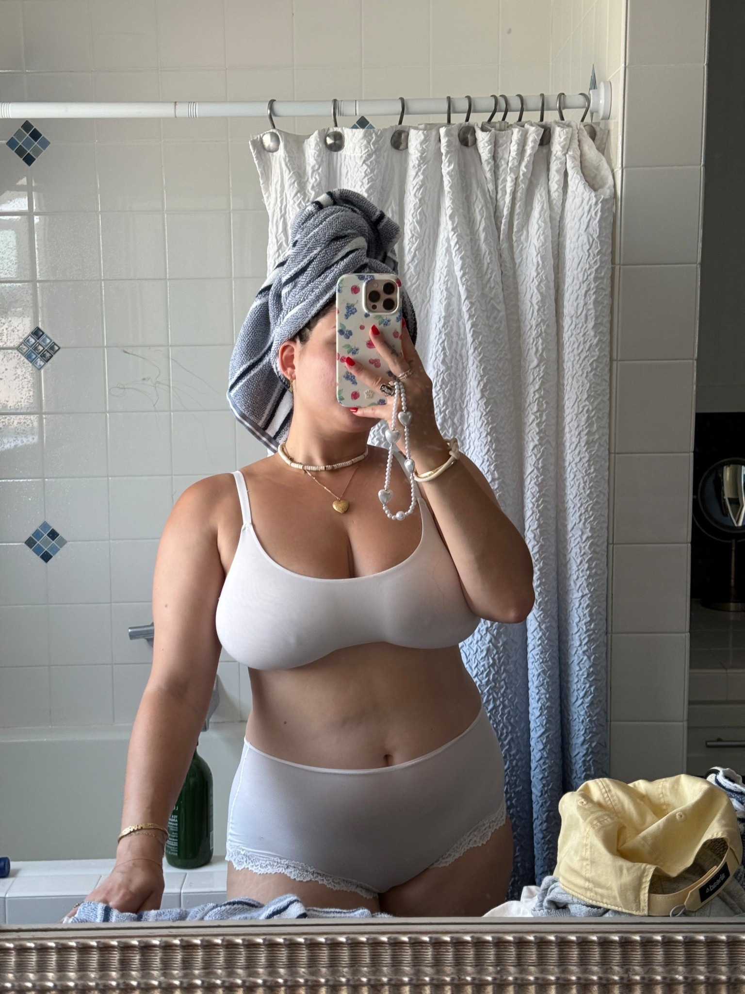 Skims scoop bralette and boy shorts

#LTKMidsize #LTKFindsUnder50 #LTKStyleTip