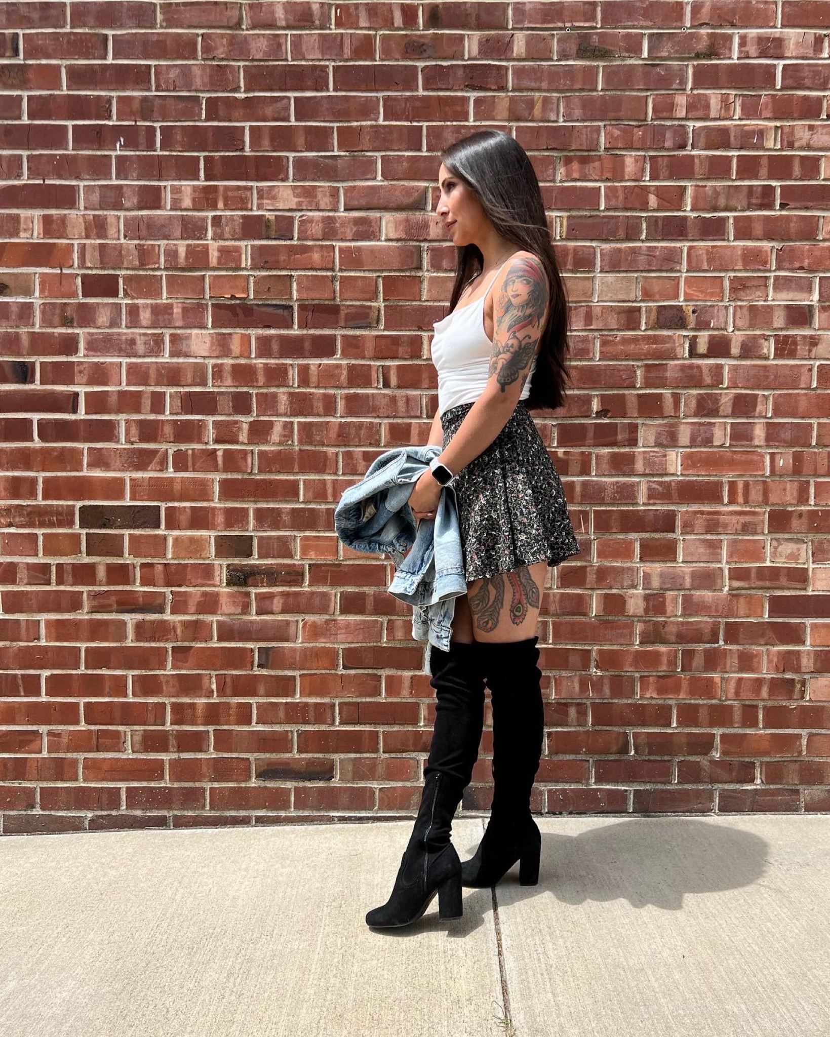 Mini skirts and knee high boots 🥰🪩