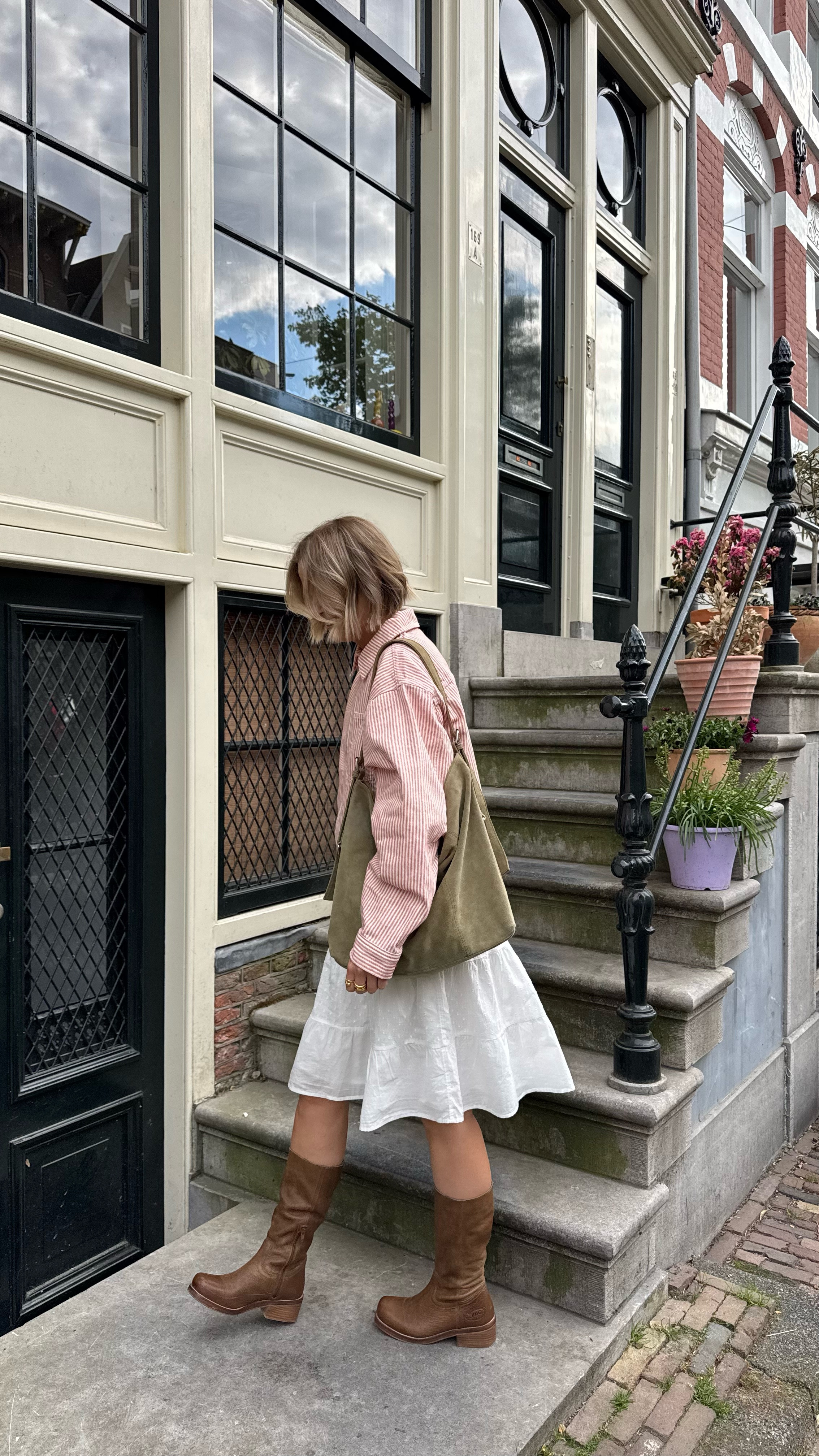 Styling my new boots! Spring/summer outfit inspo with @urbanoutfitterseu

Dress: M
Jacket: M
Boots true to size


#LTKuk #LTKeurope #LTKspring