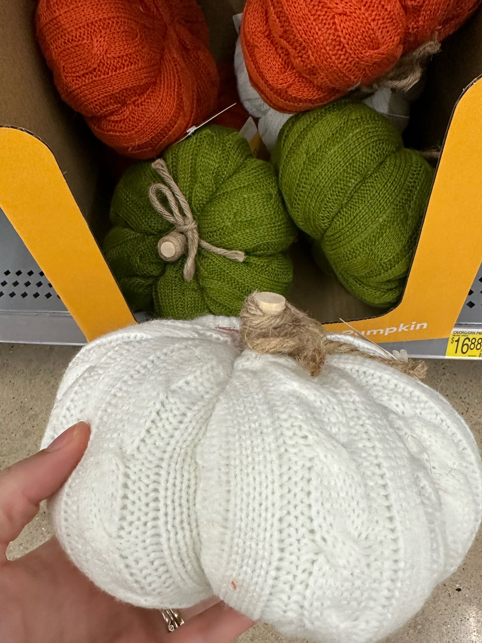 Affordable fall decor #homedecor #falldecor #livingroom #fall 

#LTKHalloween #LTKfamily #LTKhome