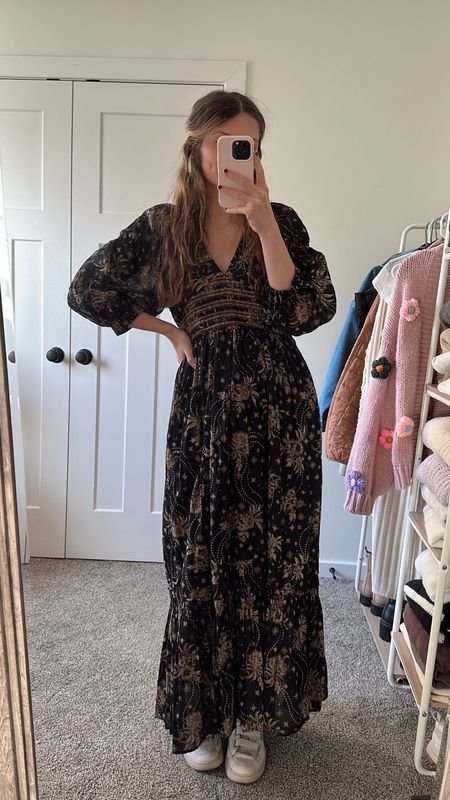 Friendsgiving outfit! wearing xs in maxi, so comfy, nursing friendly & comes in a bunch of color combos 

Fall dress
Holiday dress
Postpartum


#LTKSeasonal #LTKHoliday