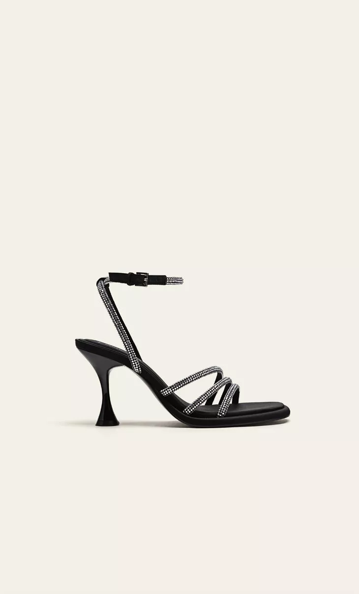 Stradivarius sandali tacco new arrivals