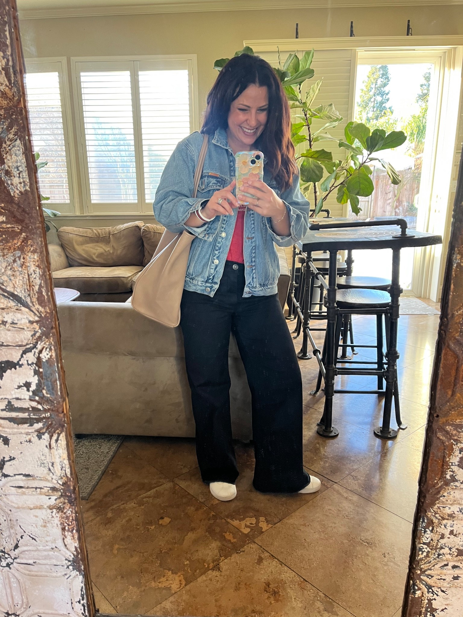 I’m guilty of being an outfit repeater, and I’m okay with that. I used to pride myself on never repeating an outfit, now I’m all about rewearing my favorites. My oversized jean jacket, wide leg jeans and sneakers have become a winning combo for me.


#LTKPetite #LTKStyleTip #LTKOver40