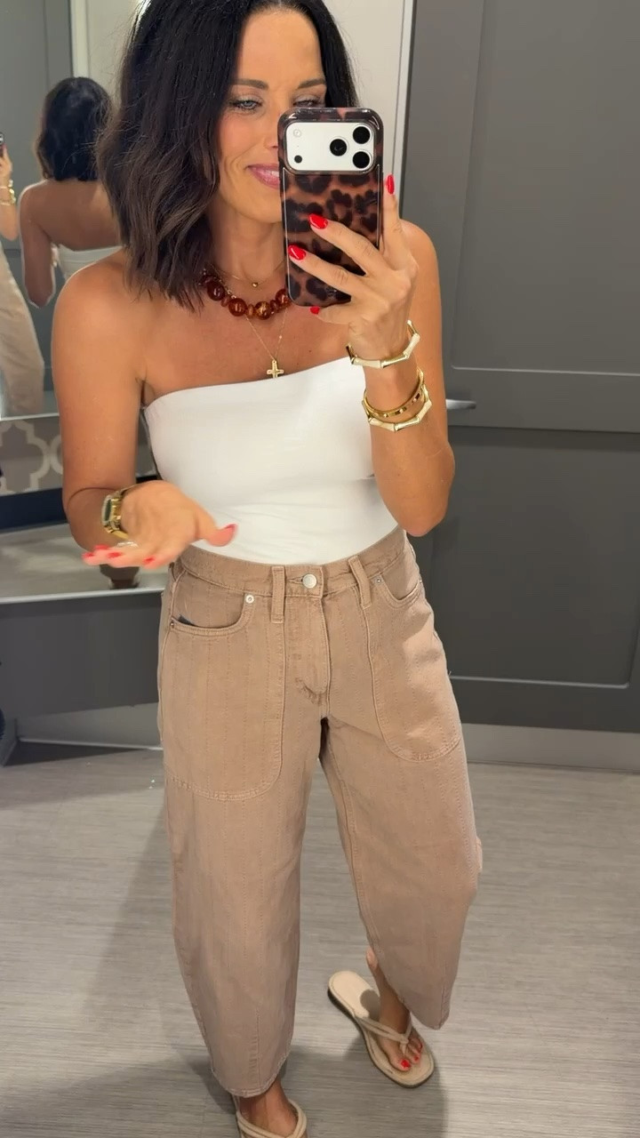 The neutral linen-blend pants are such a good staple!!!

5’3” for reference.
