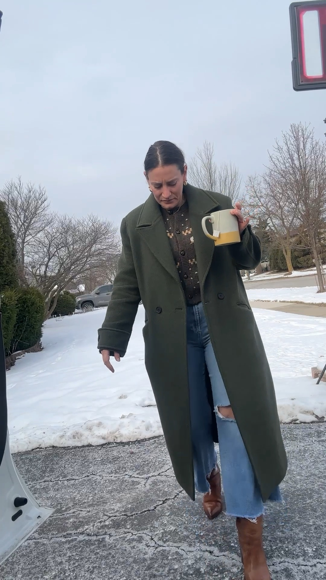 Crispy Days Style ❄️

It was a brisk dance day with the girls. I grabbed my animal, print cardigan, comfortable cropped denim jeans, and my go to mid-calf leather boots. 

Because my main outfit was cropped in a couple different places, I opted for a full length will coat to go over it. The opposition of cropped versus full length creates balance to the outfit. The cognac color of the boot pulls out the lighter browns in the cardigan. The olive green jacket brings color to the ensemble while remaining within a neutral palette. 

￼

#LTKOver40 #LTKootd #LTKSeasonal